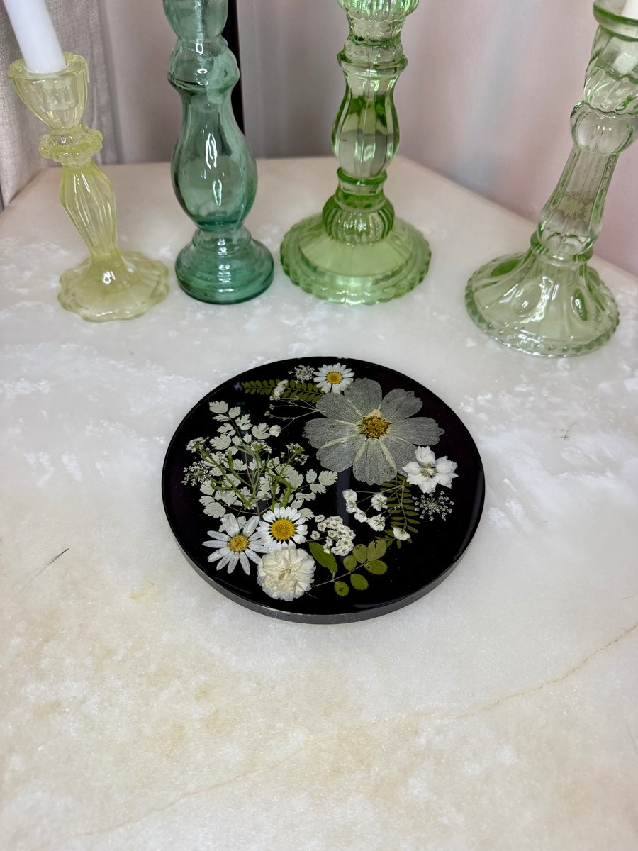 Dark Daisy Floral Round Murcia Board
