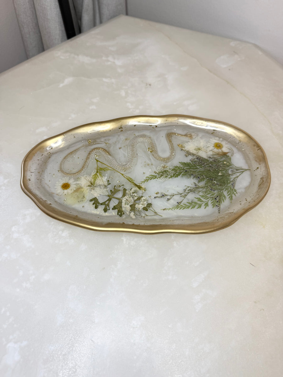 “Blanco Nagini” Artisan Long Tray