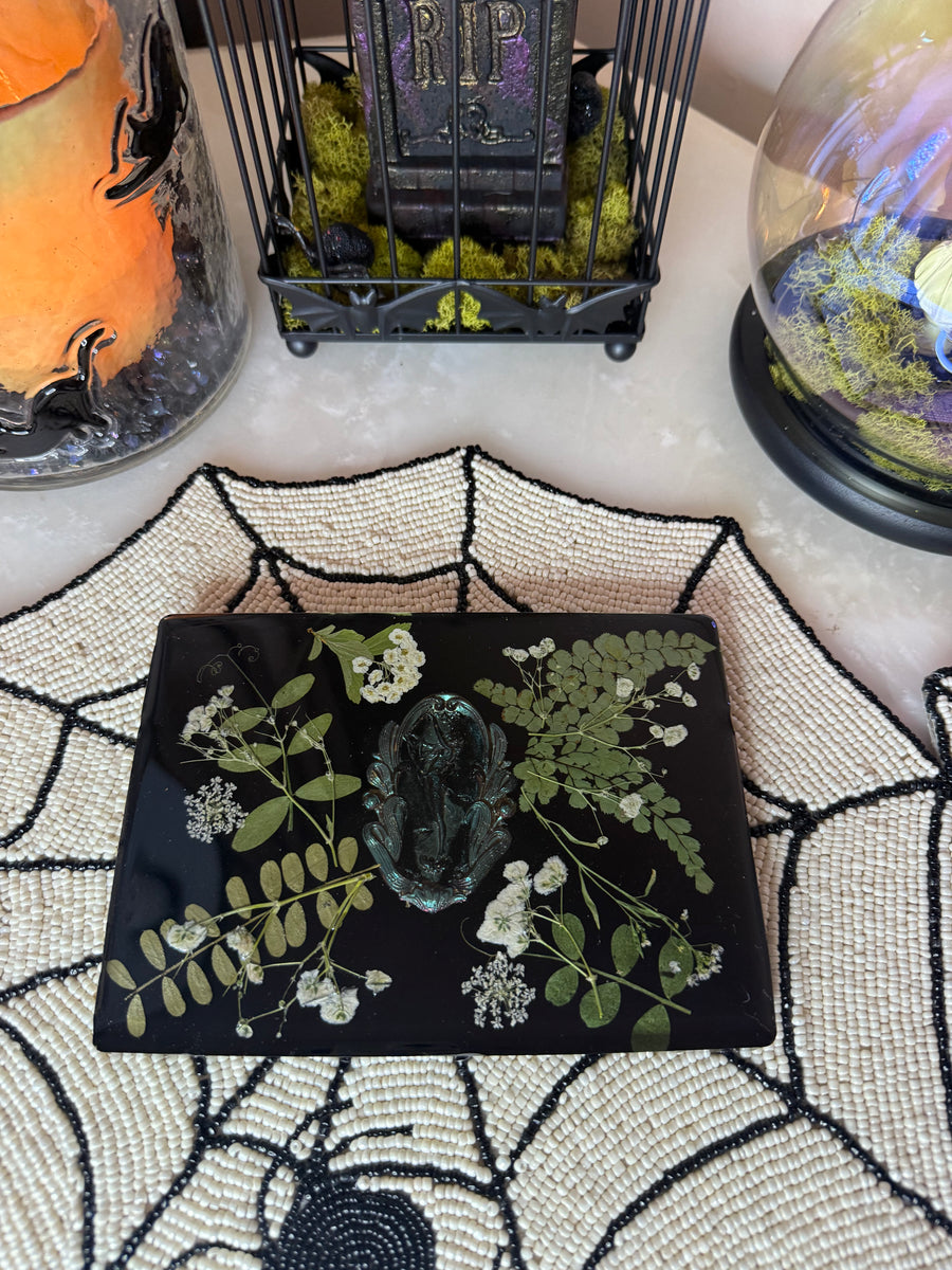 “Faerie Cameo” Chevre Board