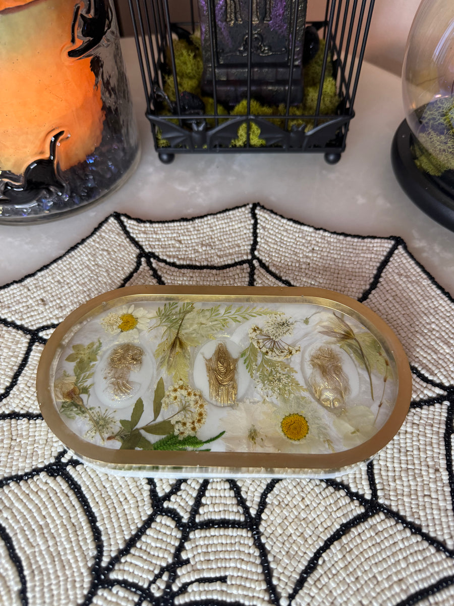 “White Cameo” Pill Tray